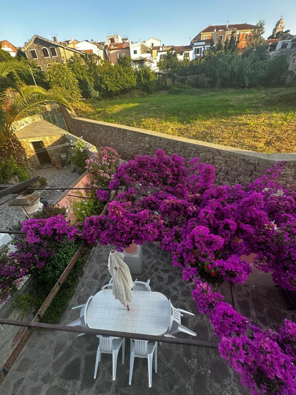 Maison Des Amis Villa Capraia Esterno foto